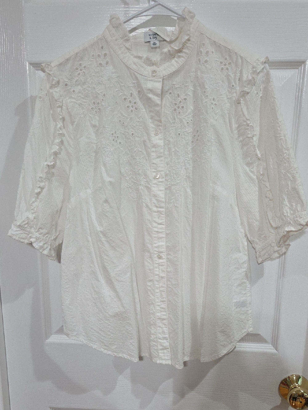 Crown And Ivey White Eyelet Ruffle Button-Up Blouse